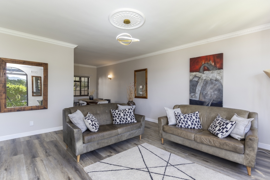 2 Bedroom Property for Sale in Roundhay Western Cape